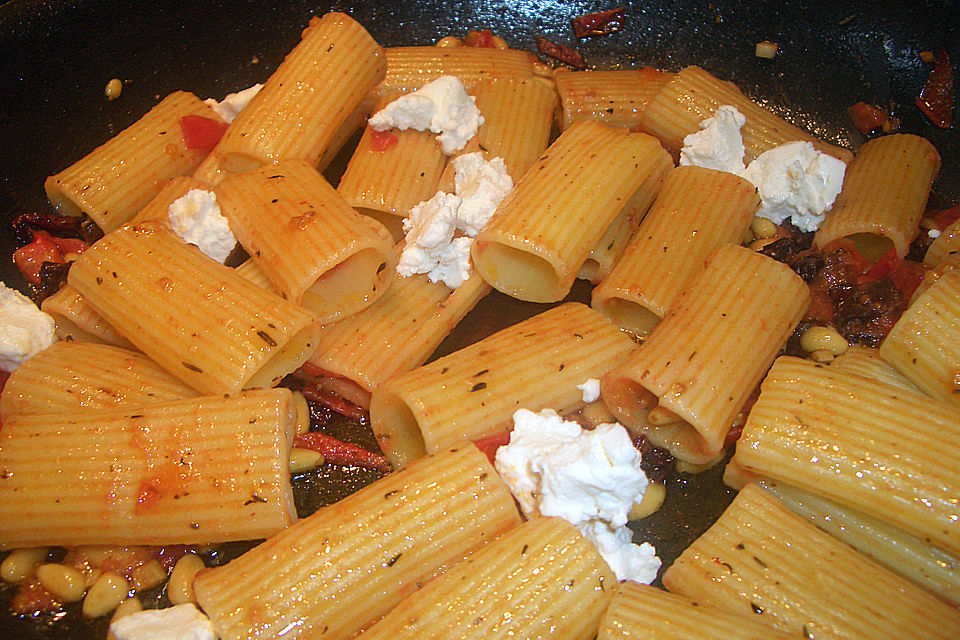 Spaghetti mit Ziegenkäse