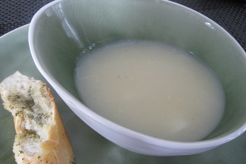 Kays Spargelcremesuppe aus Spargelschalen