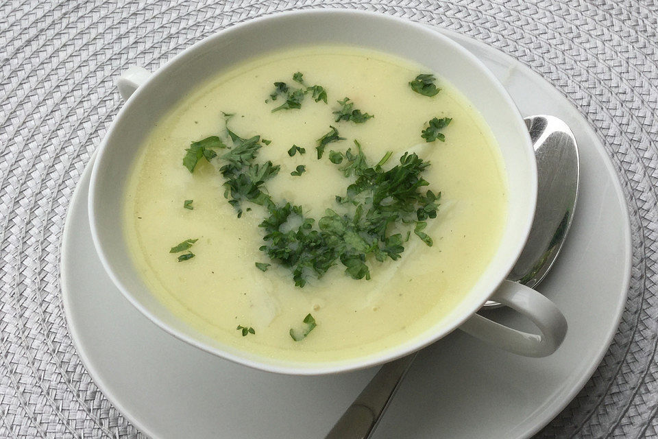 Kays Spargelcremesuppe aus Spargelschalen