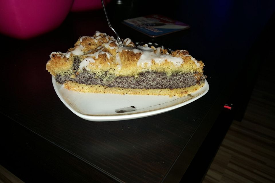 Schneller Mohnkuchen mit Streuseln