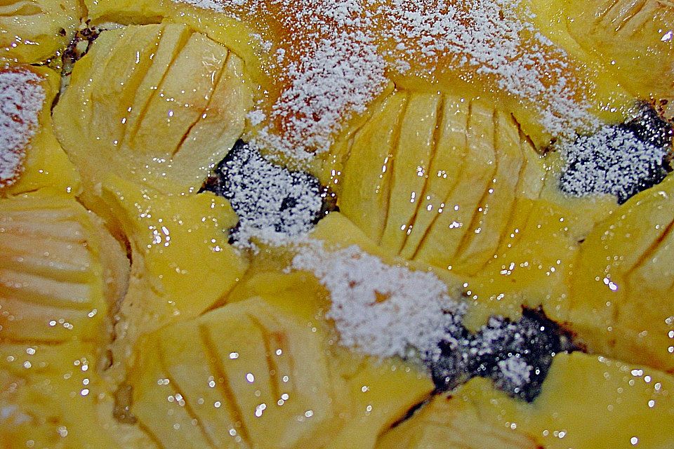 Apfel - Mohn - Marzipan Blechkuchen