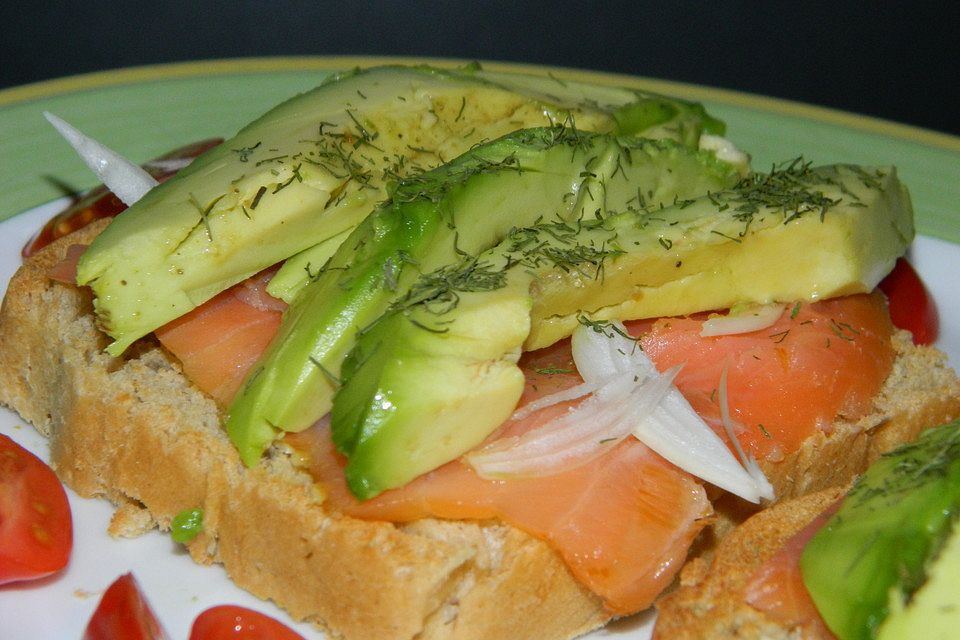 Lachs-Avocado-Toast