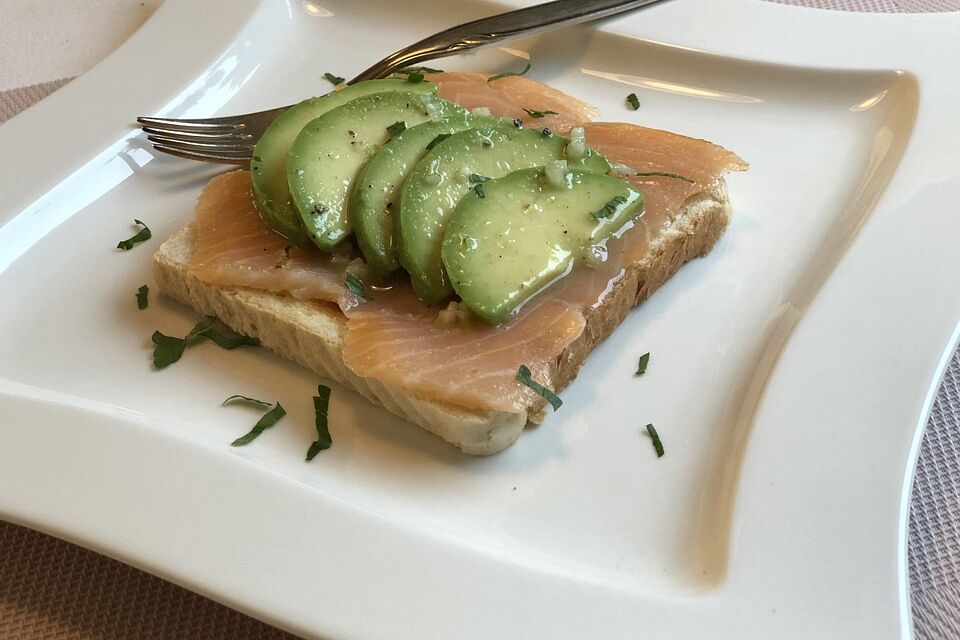 Lachs-Avocado-Toast