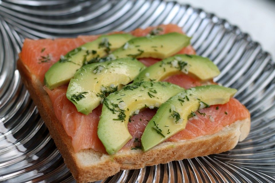 Lachs-Avocado-Toast