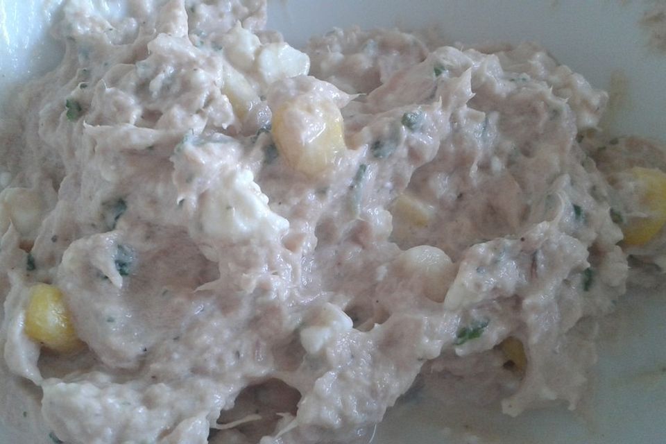 Frische Thunfisch-Feta-Creme