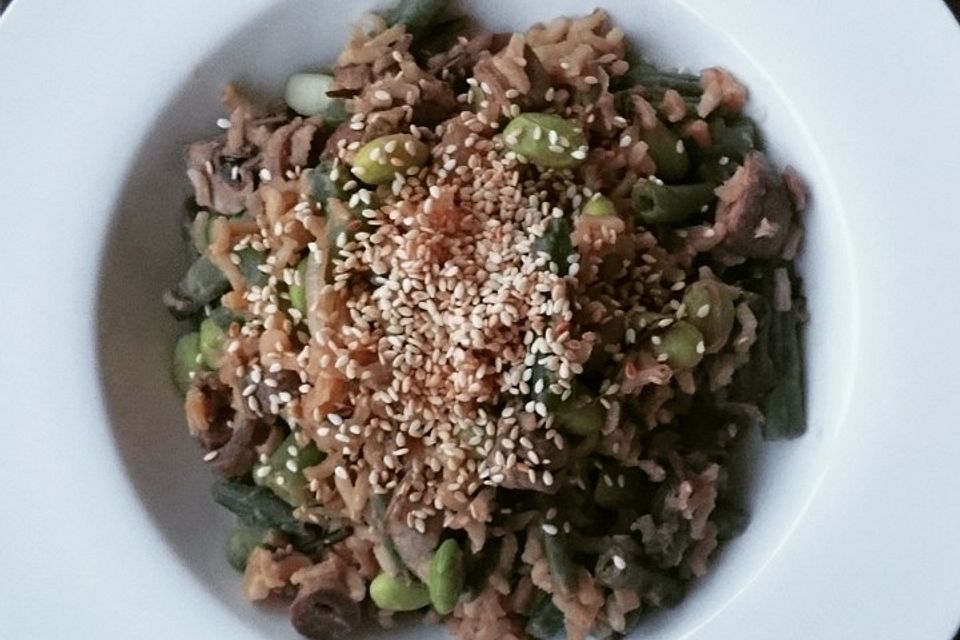 Sobanudelsalat mit Teriyaki-Pilzen