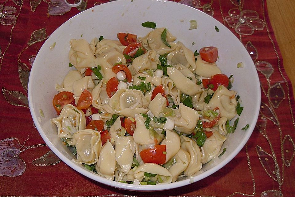 Tortellini - Salat