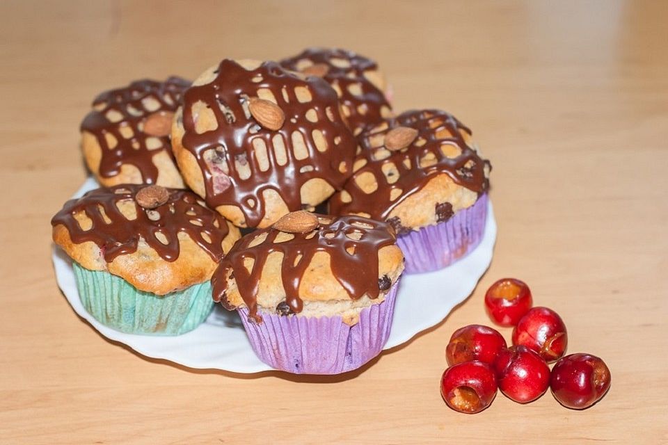 Kirsch-Amaretto-Muffins