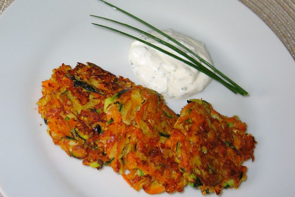 Zucchini-Möhren-Puffer