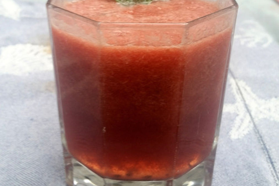 Roter Sommersmoothie