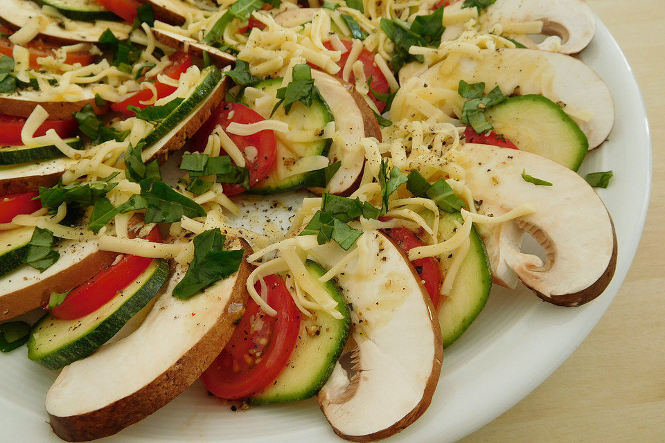 Tomaten - Zucchini - Salat