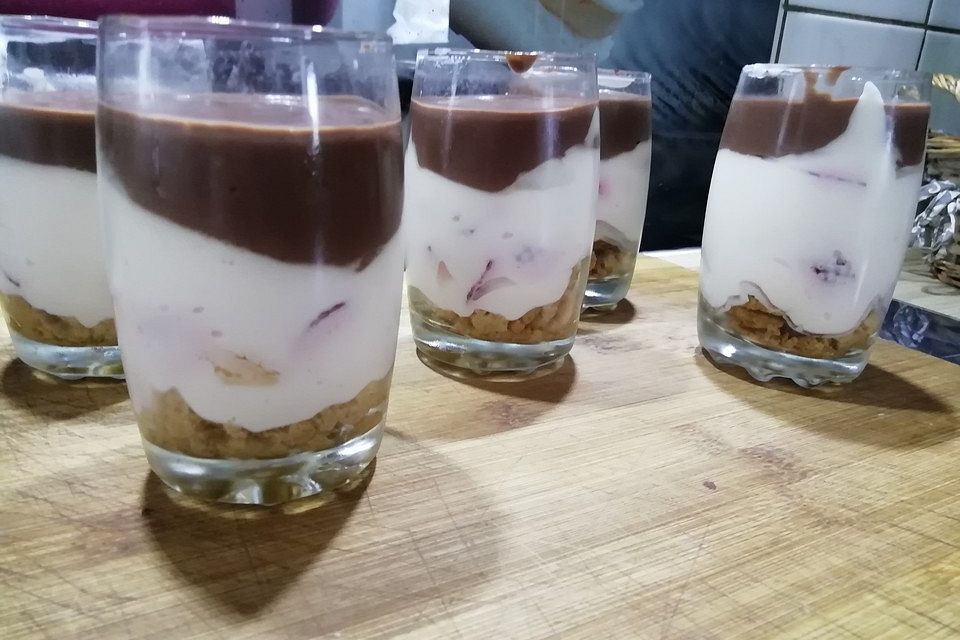 Quarkspeise mit Früchten