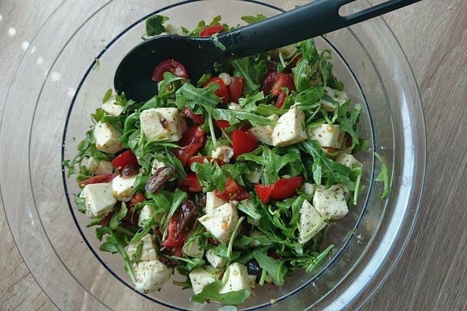 Mozzarella-Dattel-Salat