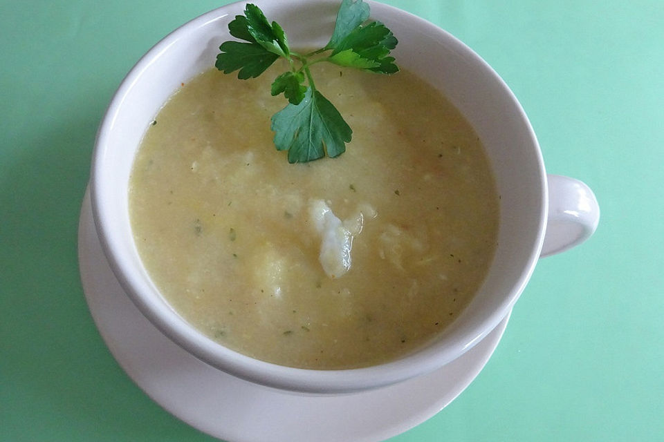 Grießsuppe mit Ei