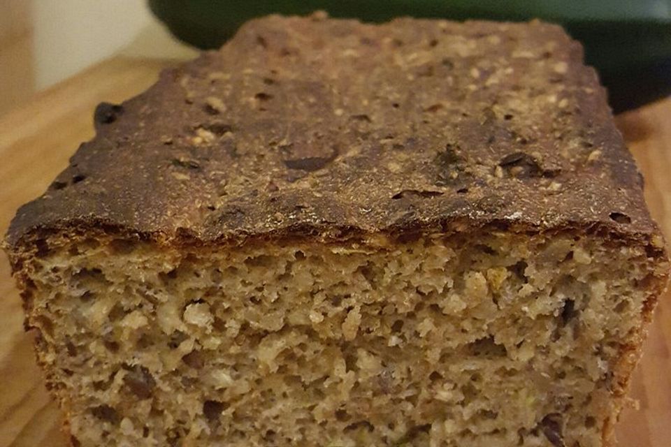 Vollkornbrot mit Zucchini