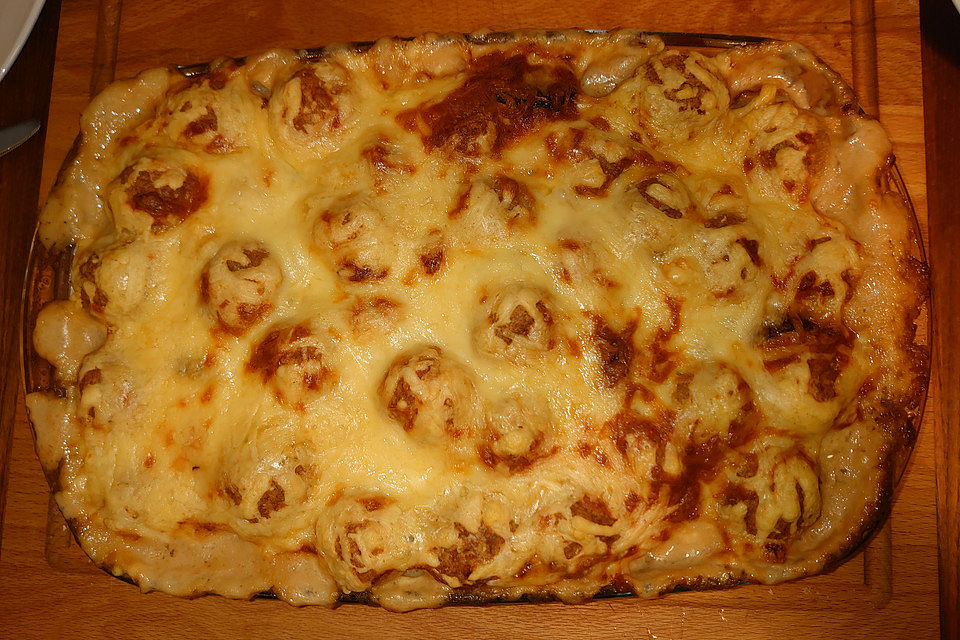 Köttbullar-Auflauf mit Käse