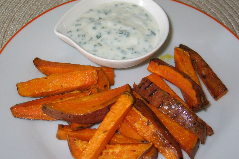 Süßkartoffelspalten mit Knoblauch-Dip