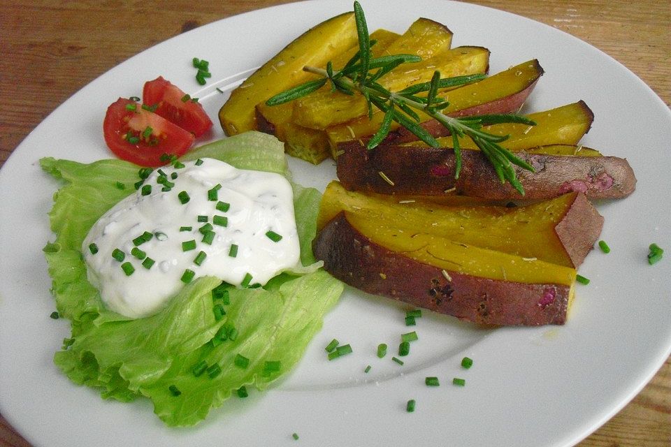 Süßkartoffelspalten mit Knoblauch-Dip