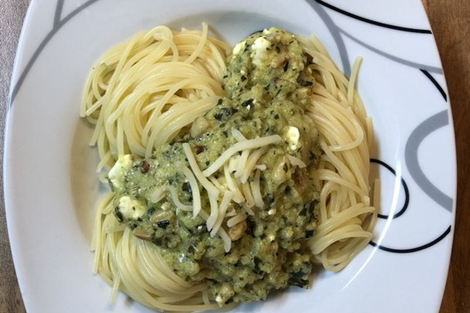 Spaghetti mit Zucchinisauce