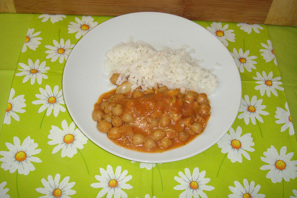 Indisches Kichererbsencurry mit Reis