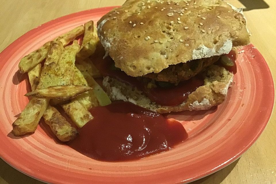 Vegane Burger mit Vollkornbrötchen