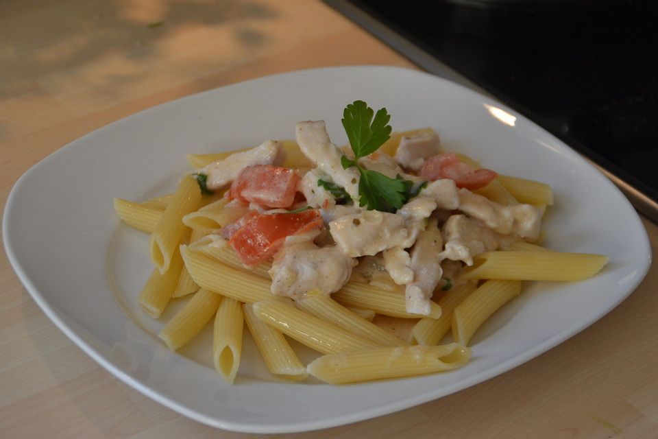 Penne Chicken-Tomate