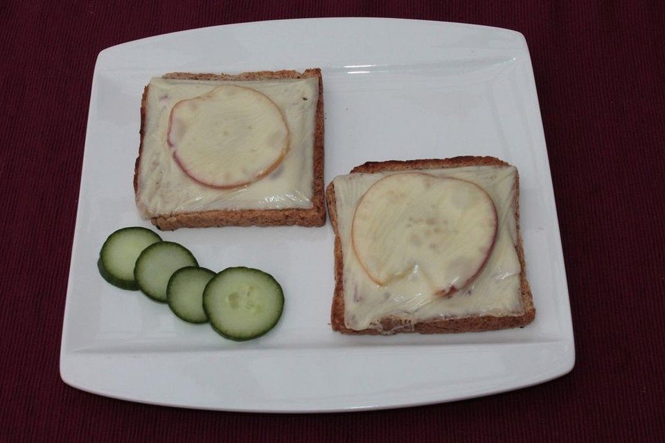 Apfel-Schinken-Käse-Vollkorntoast