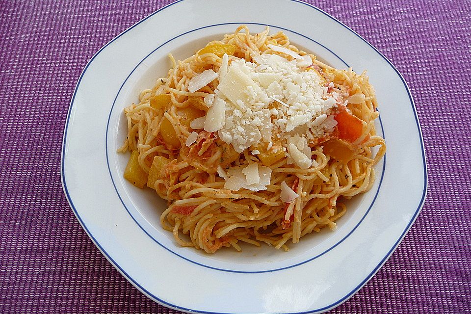 Frischkäsenudeln mit Tomaten