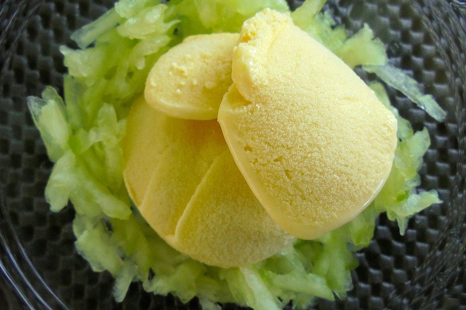 Wasabi-Eis auf Gurken