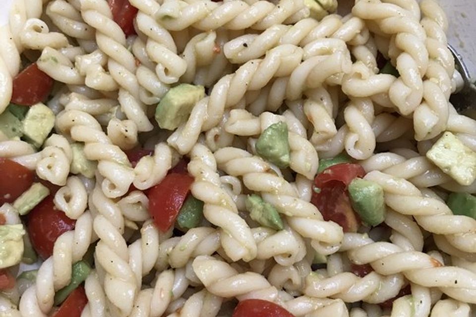 Spaghetti mit Avocado-Pesto