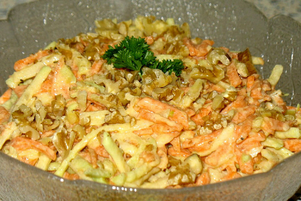 Kohlrabi-Möhren-Salat