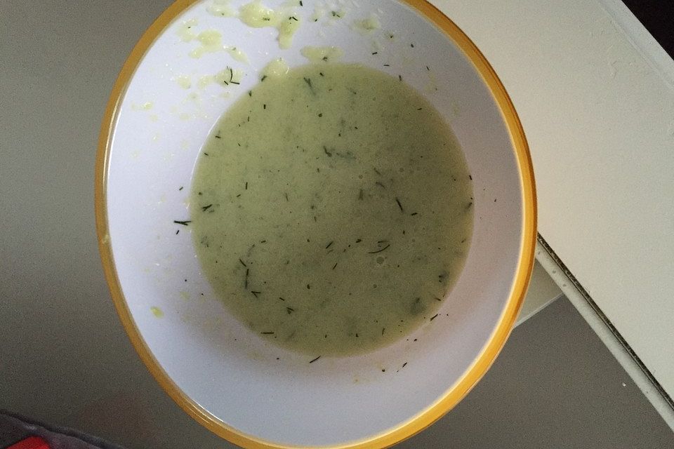 Kalte Gurkensuppe