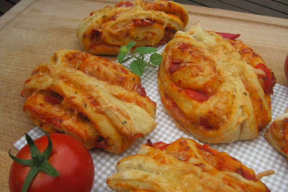 Pizza-Franzbrötchen