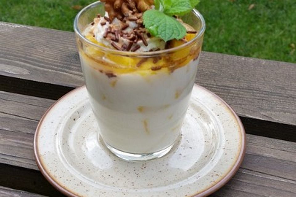 Beschwipste Mango - Joghurt Dessert