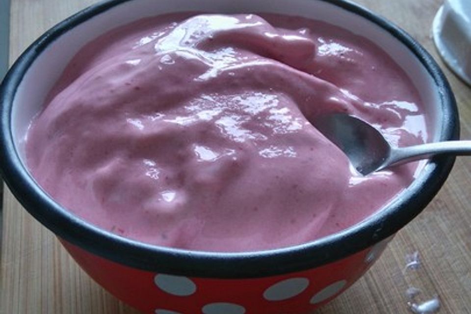 Quark-Himbeer-Eis