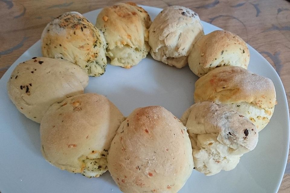 Partybrötchen - dreierlei im Kranz