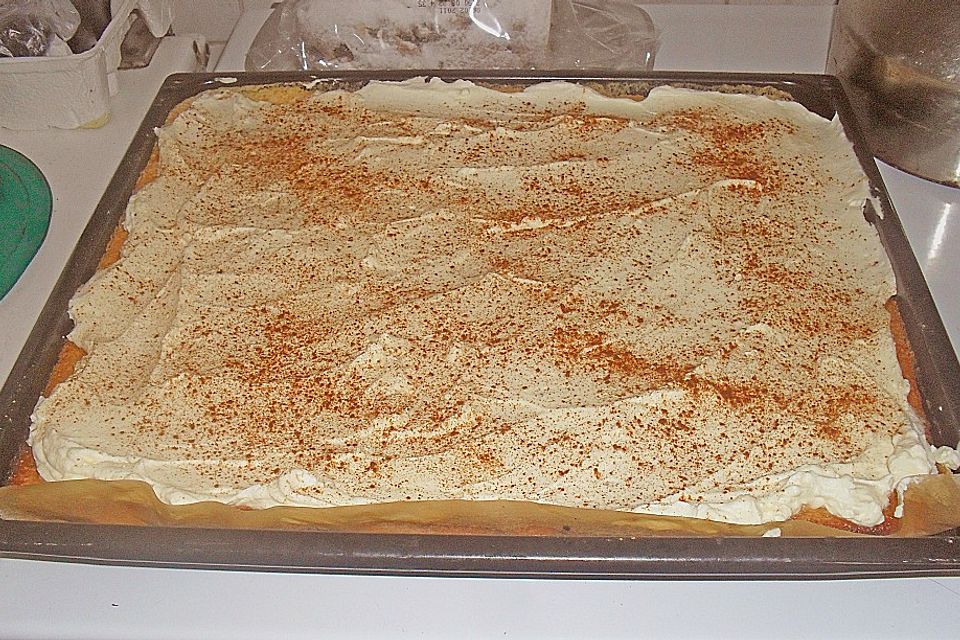 Tassenkuchen mit Kirschen