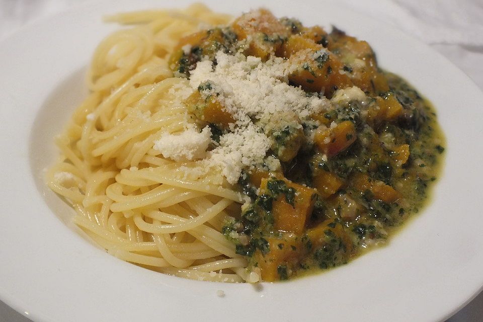 Kürbis-Gorgonzola-Spaghetti