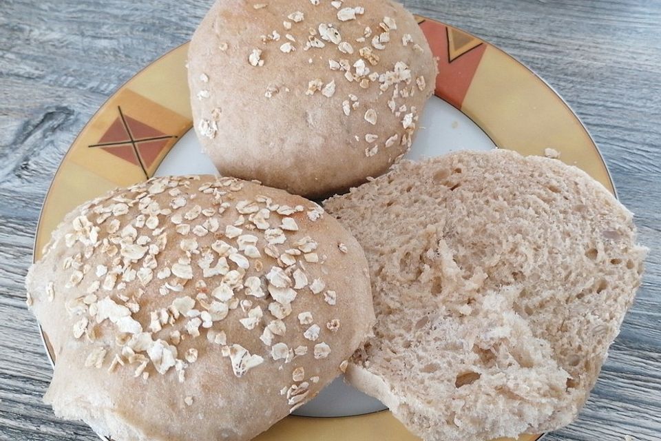 Knusprige Dinkelbrötchen mit Sonnenblumenkernen