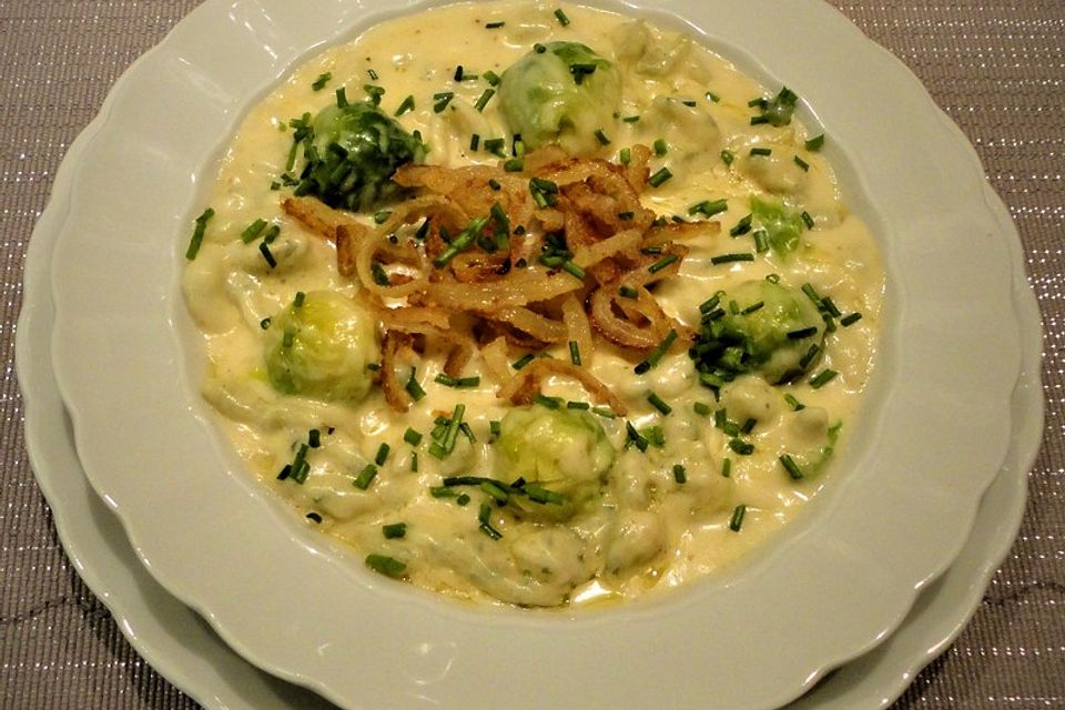 Käsespätzle-Rosenkohl-Auflauf