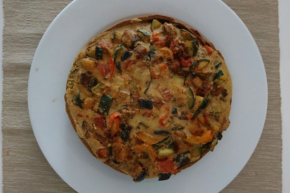 Vegane Quiche mediterraner Art