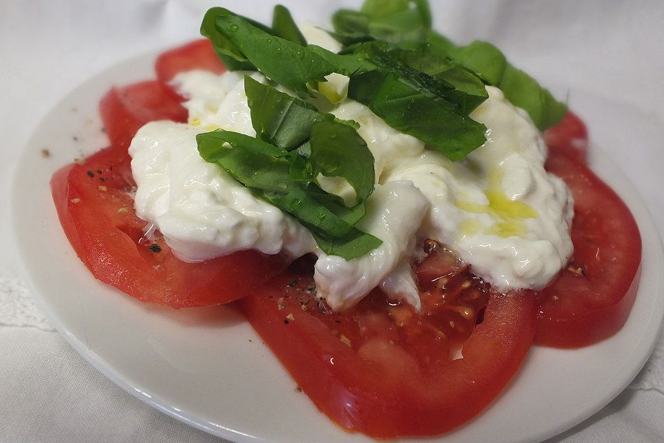 Burrata auf Tomatencarpaccio