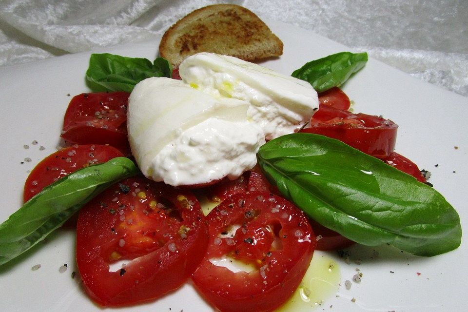 Burrata auf Tomatencarpaccio