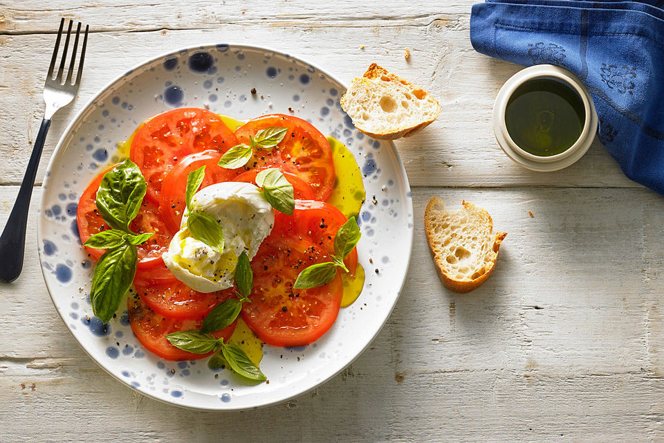 Burrata auf Tomatencarpaccio