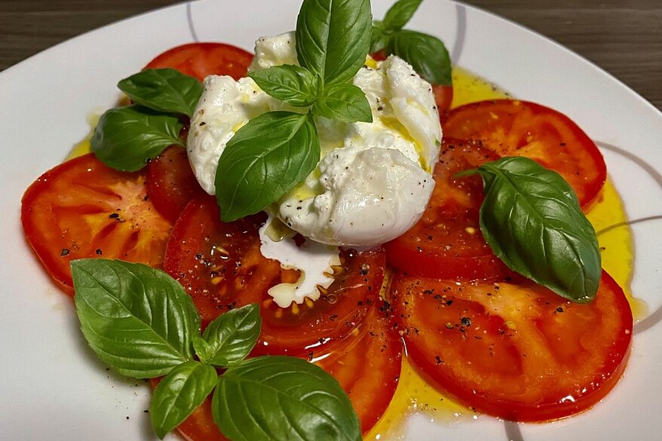 Burrata auf Tomatencarpaccio