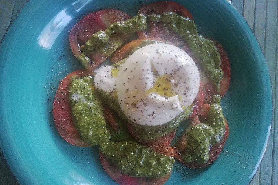 Burrata auf Tomatencarpaccio