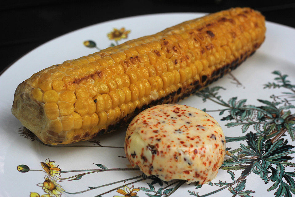 Maiskolben mit Limettenbutter