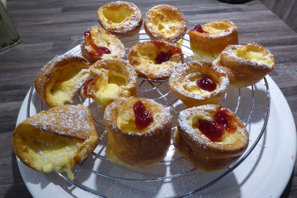 Popovers mit Vanille-Pudding