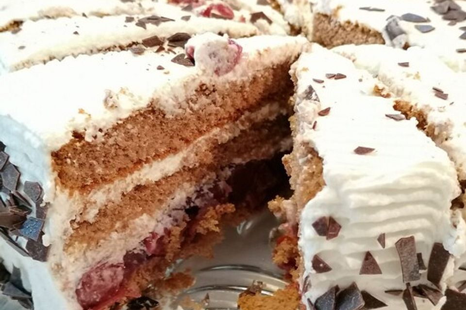 Tante Marias Schwarzwälder Kirschtorte