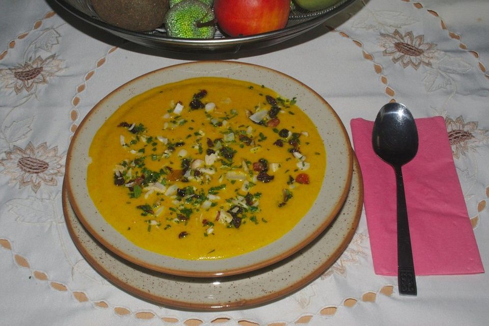 Feine fruchtige Curryrahmsuppe